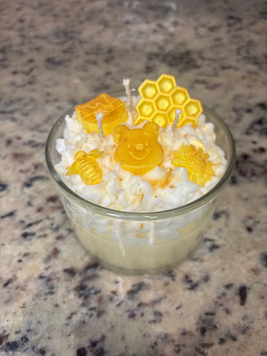 Pooh bears honey pot