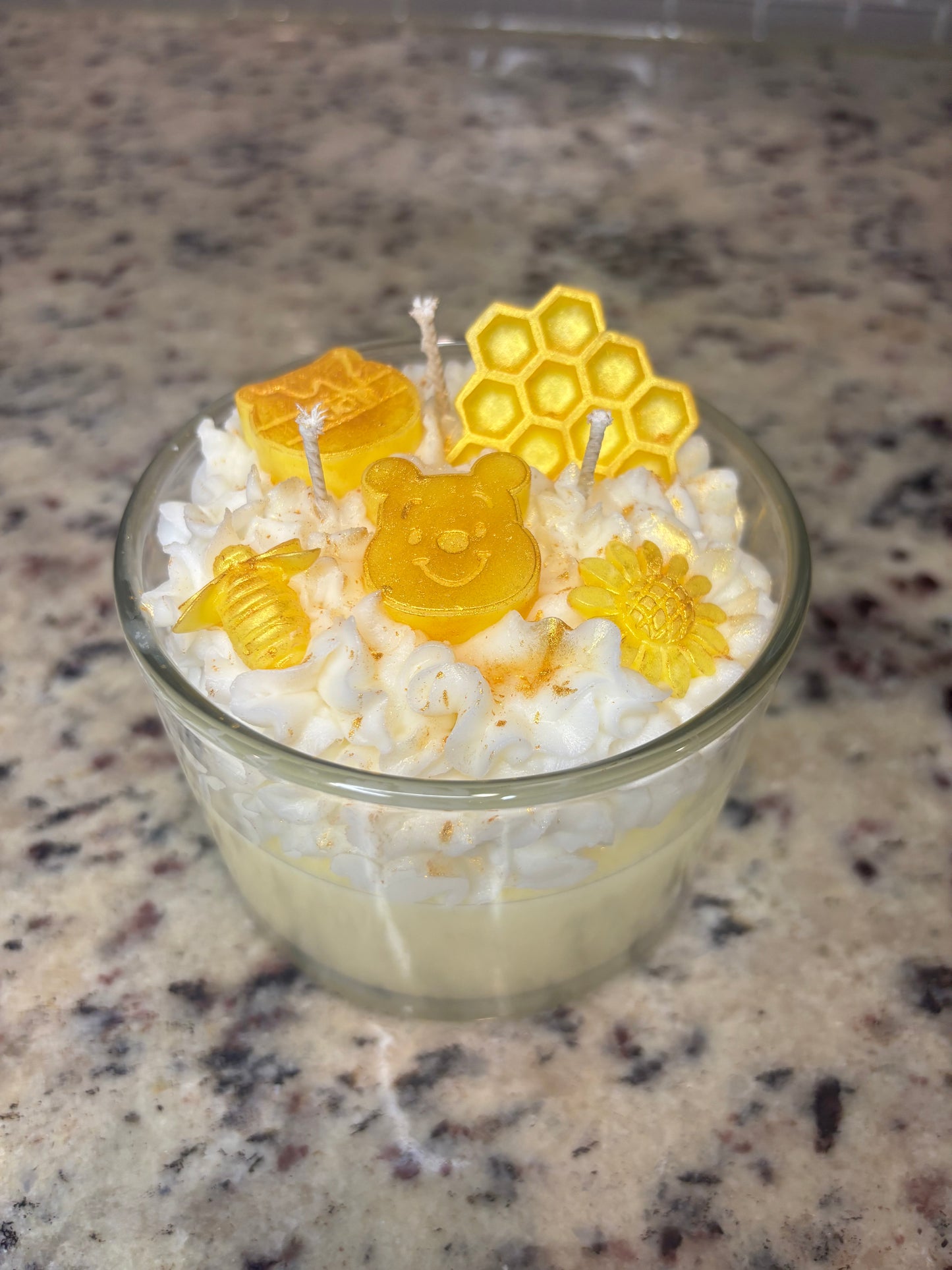Pooh bears honey pot