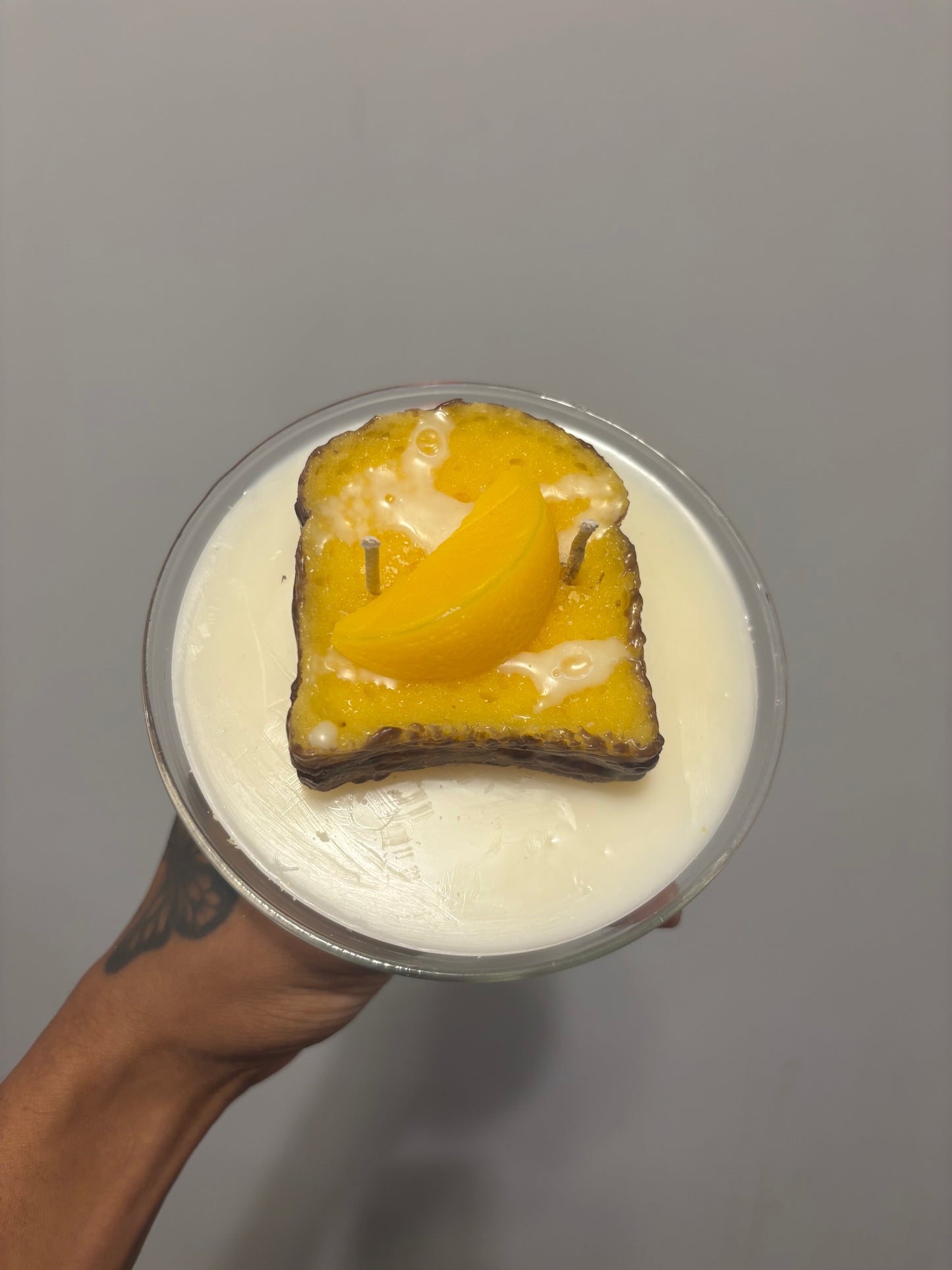 Lemon pound cake candle
